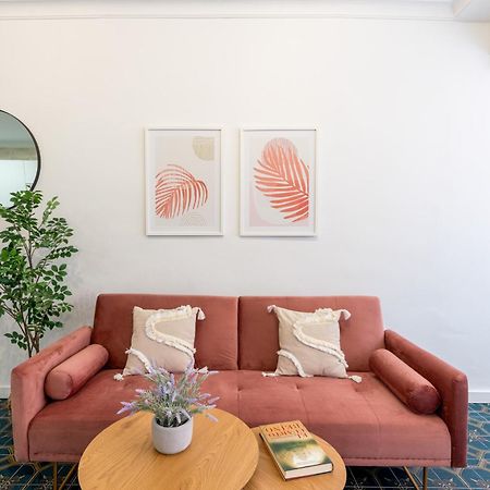 Piso Elegante Y Nuevo De 3 Habitaciones Y 2 Banos Севилья Экстерьер фото