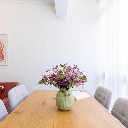 Piso Elegante Y Nuevo De 3 Habitaciones Y 2 Banos Севилья Экстерьер фото