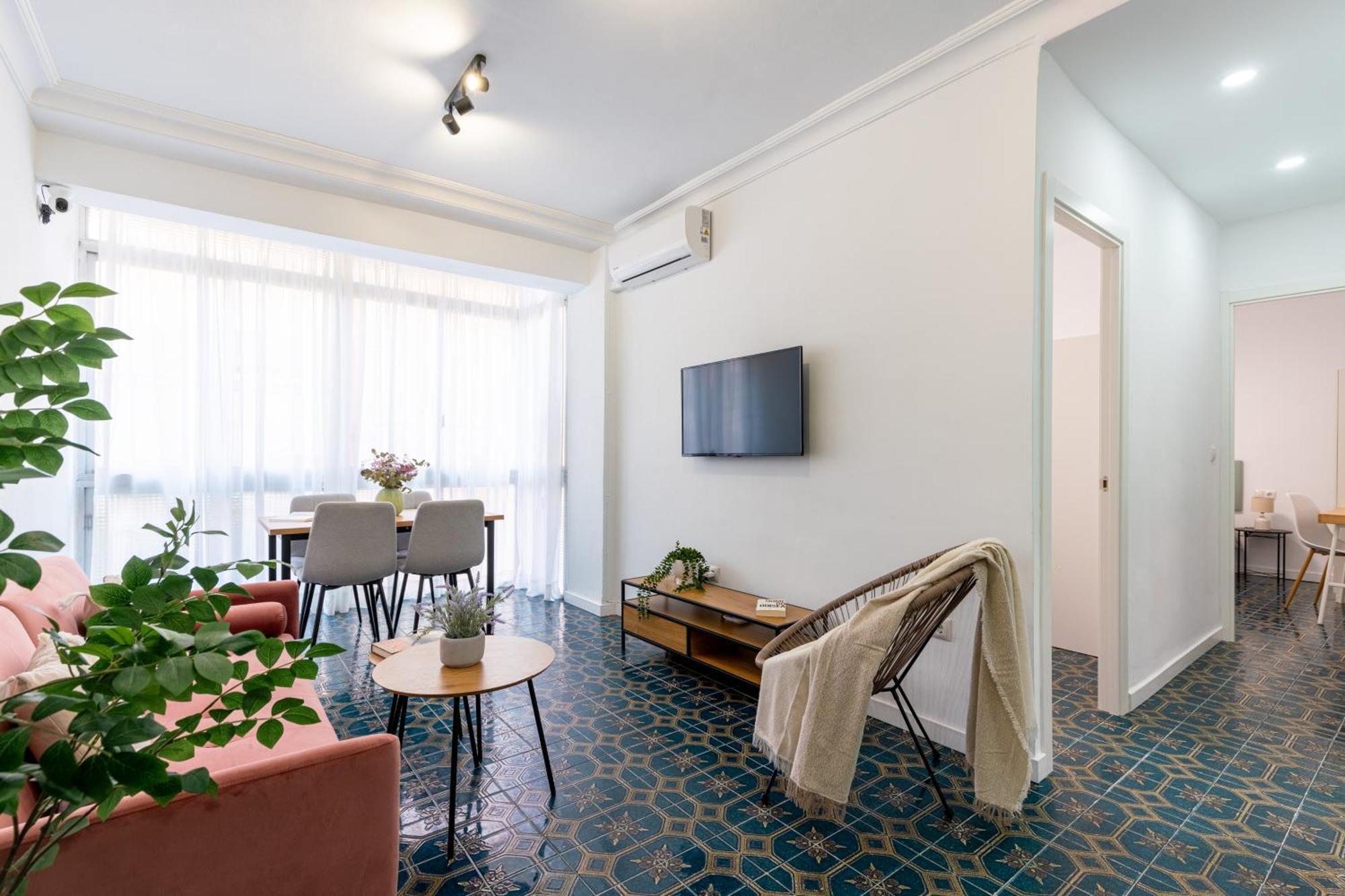 Piso Elegante Y Nuevo De 3 Habitaciones Y 2 Banos Севилья Экстерьер фото