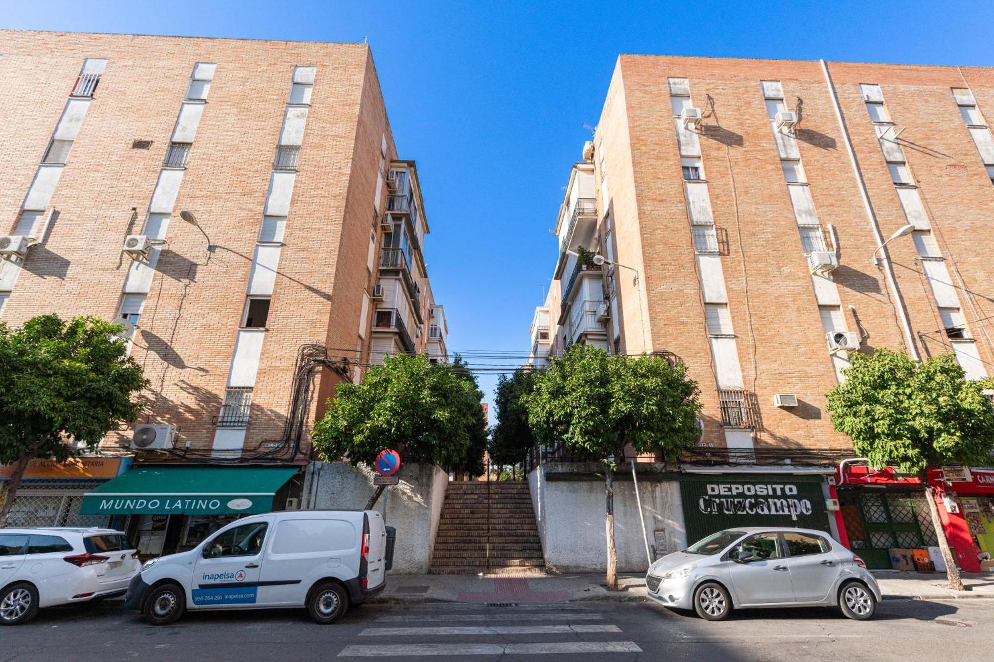 Piso Elegante Y Nuevo De 3 Habitaciones Y 2 Banos Севилья Экстерьер фото