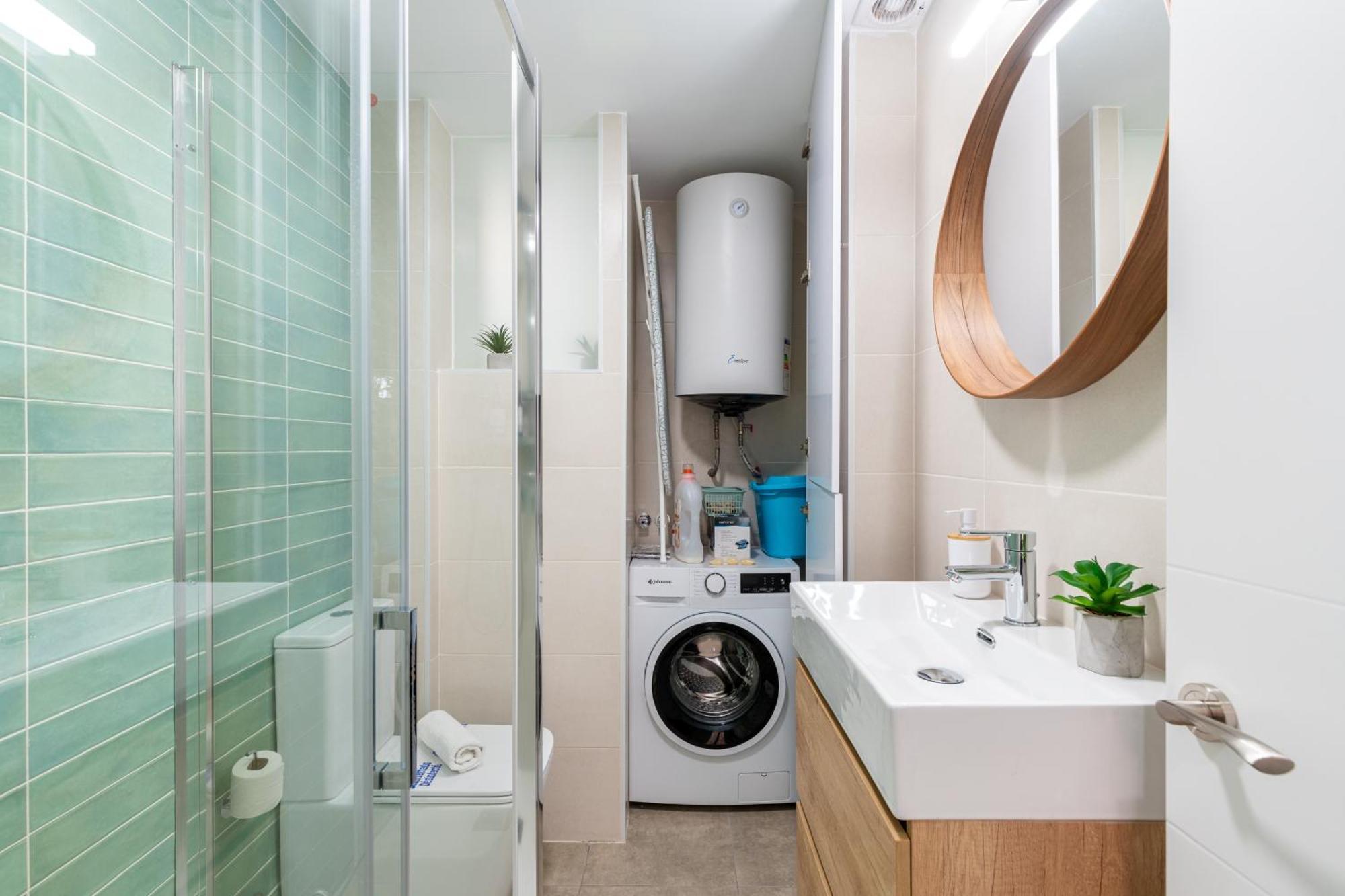 Piso Elegante Y Nuevo De 3 Habitaciones Y 2 Banos Севилья Экстерьер фото
