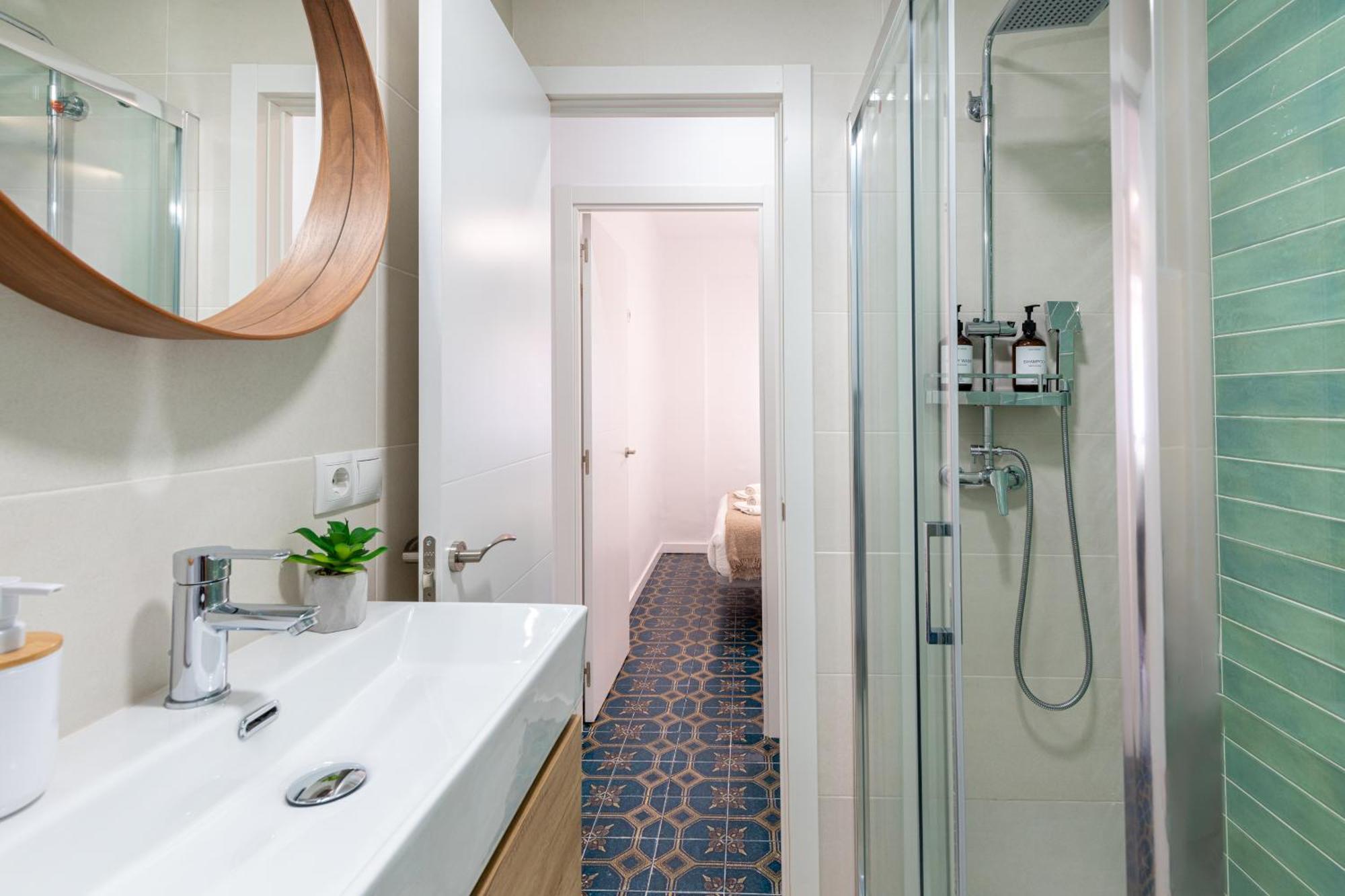 Piso Elegante Y Nuevo De 3 Habitaciones Y 2 Banos Севилья Экстерьер фото