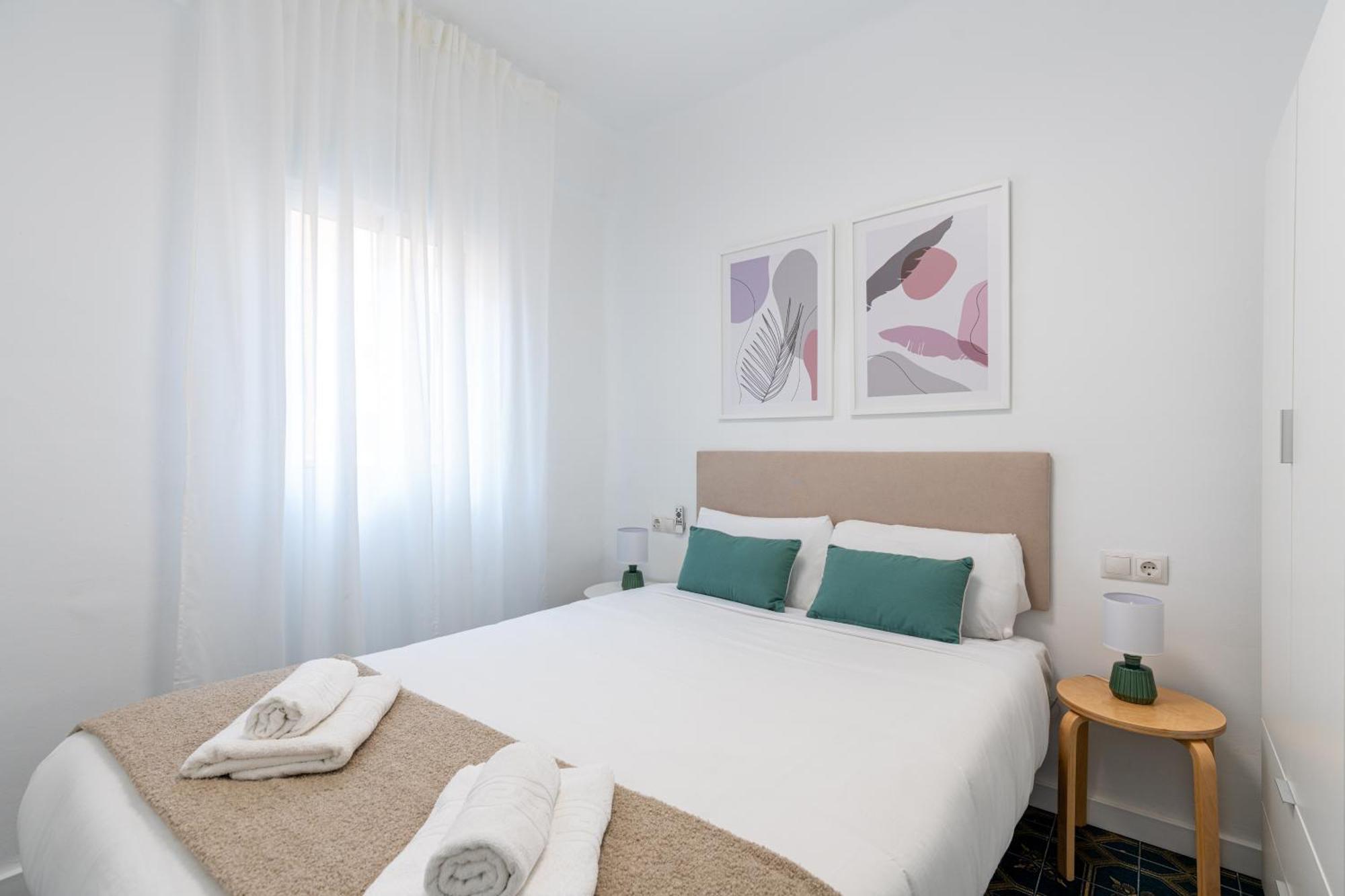Piso Elegante Y Nuevo De 3 Habitaciones Y 2 Banos Севилья Экстерьер фото