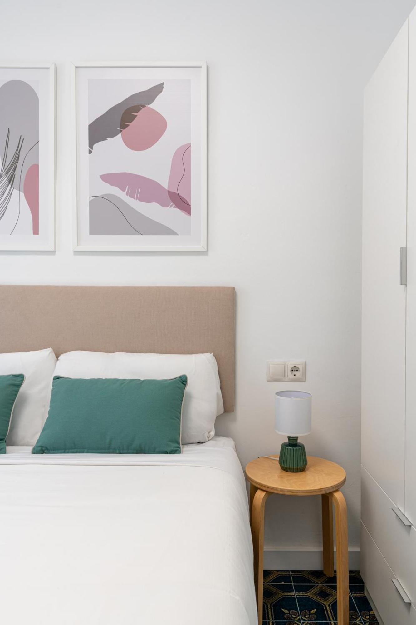 Piso Elegante Y Nuevo De 3 Habitaciones Y 2 Banos Севилья Экстерьер фото