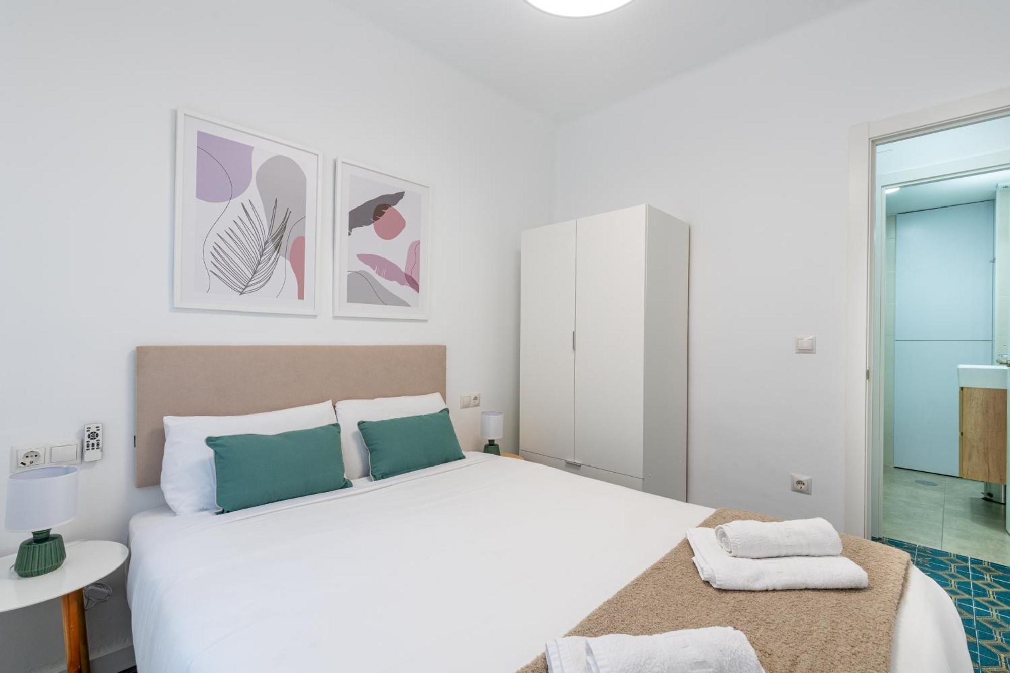 Piso Elegante Y Nuevo De 3 Habitaciones Y 2 Banos Севилья Экстерьер фото